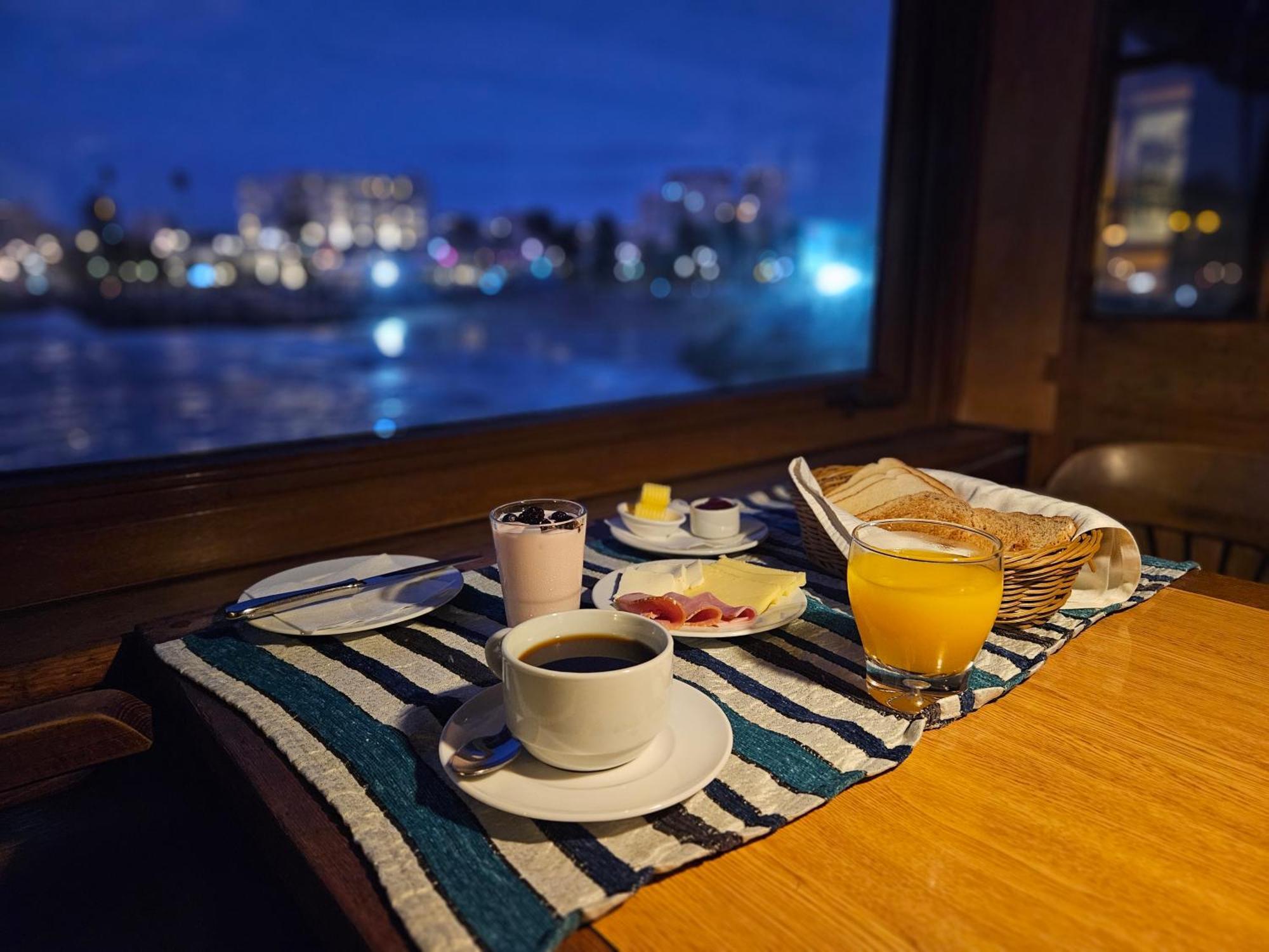 Hotel Restaurant Capducal วิญาเดลมาร์ ภายนอก รูปภาพ