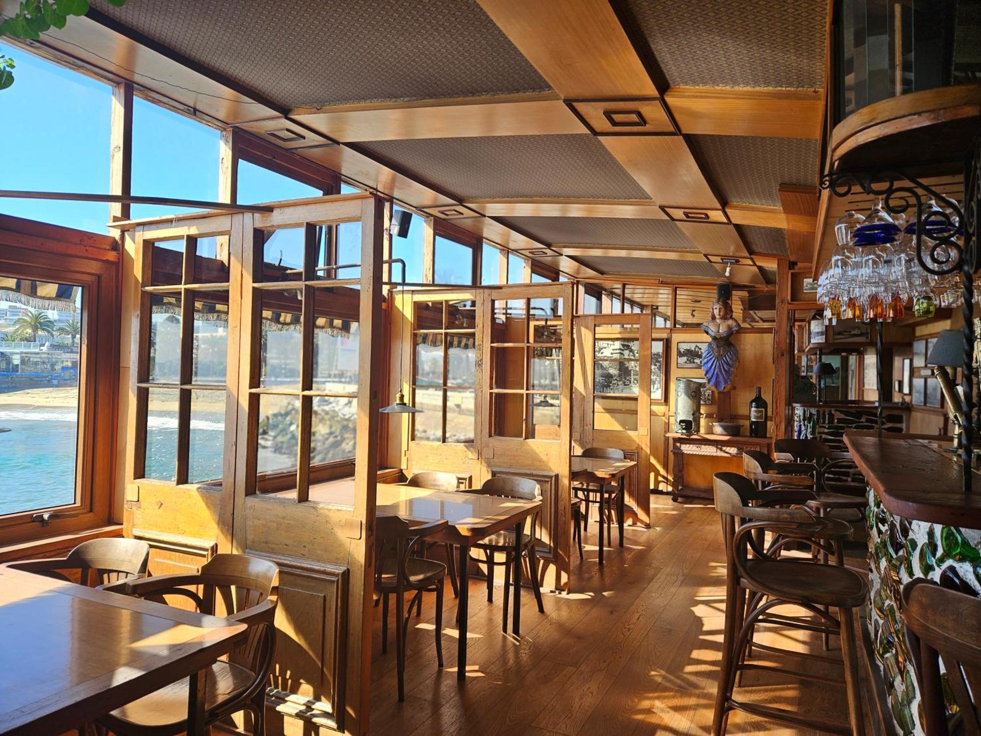 Hotel Restaurant Capducal วิญาเดลมาร์ ภายนอก รูปภาพ