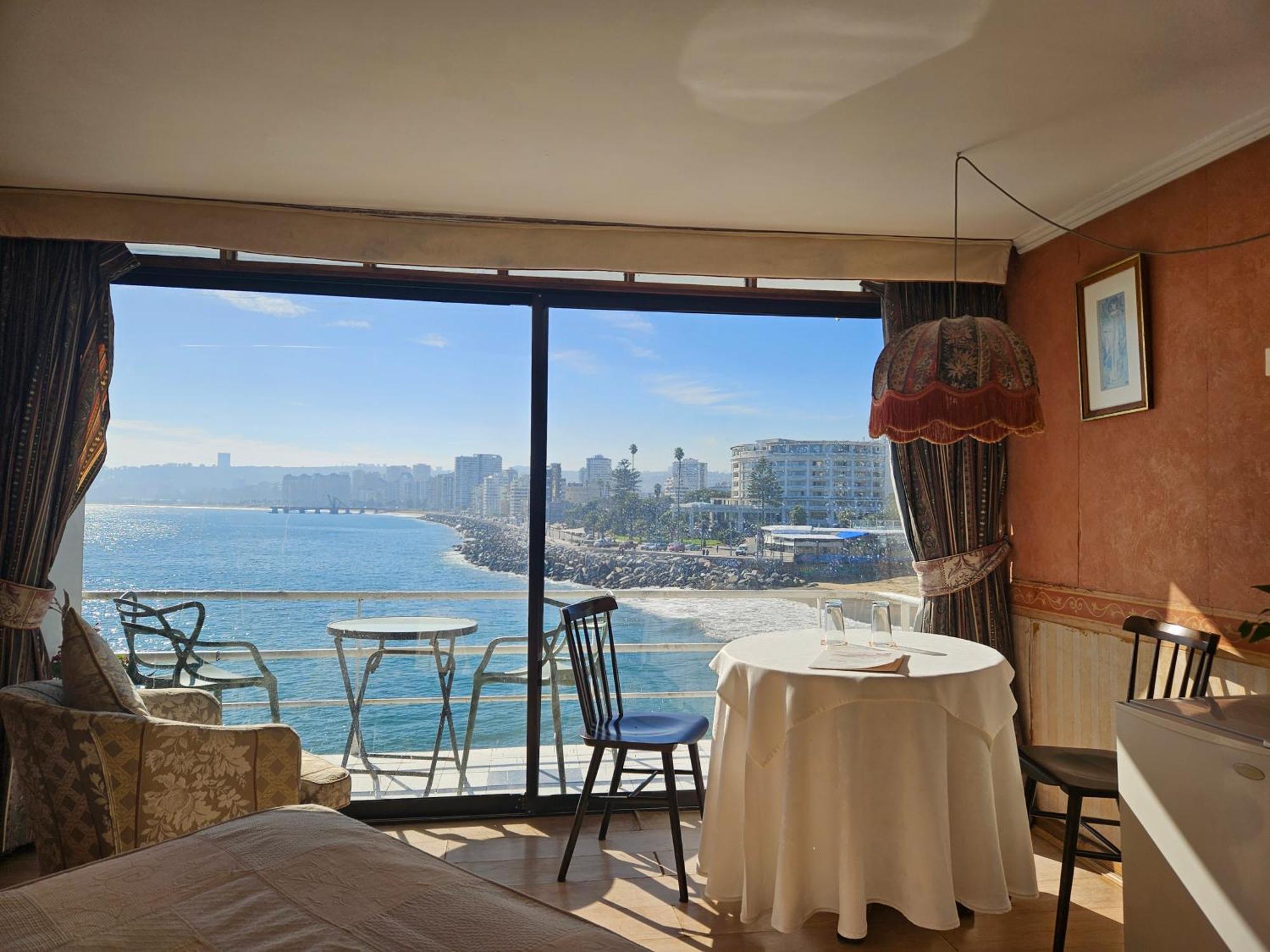Hotel Restaurant Capducal วิญาเดลมาร์ ภายนอก รูปภาพ